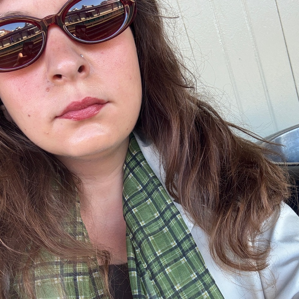 Meet your Posher, Alicia